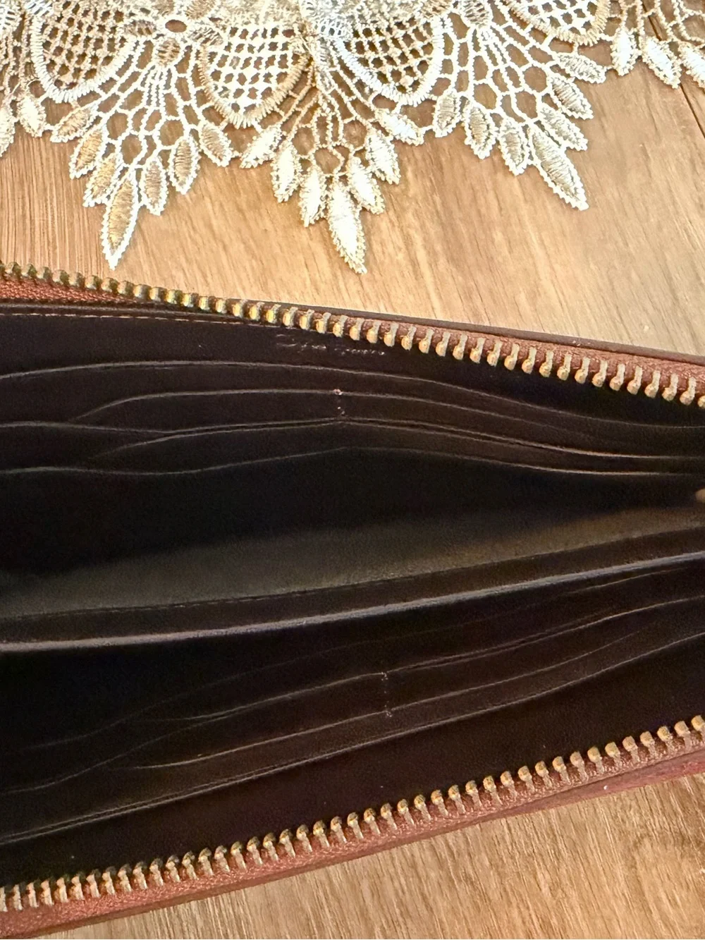 Cole Haan Clutch Wallet 16 card slots Outside Turnlock Pocket Rust Leather
